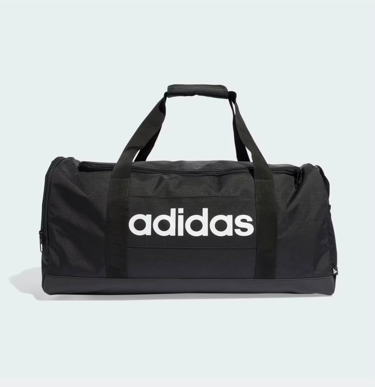 Maleta Adidas negra letras blancas.