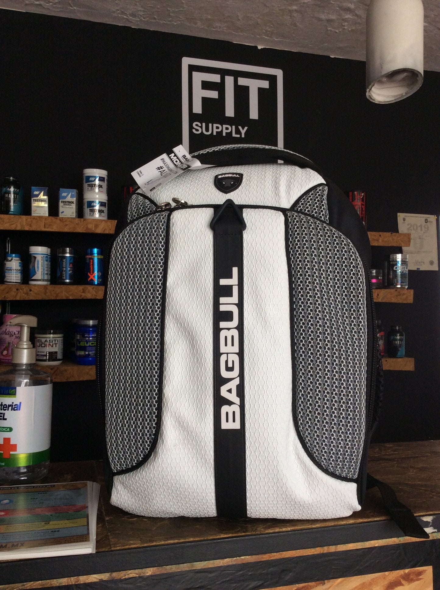 BAG BULL MONSTER BLANCO CON NEGRO