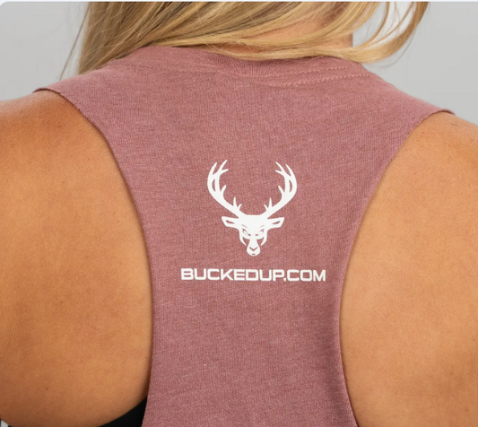 Playera Bucked Up Cropped Muscle Tank rosa con blanco