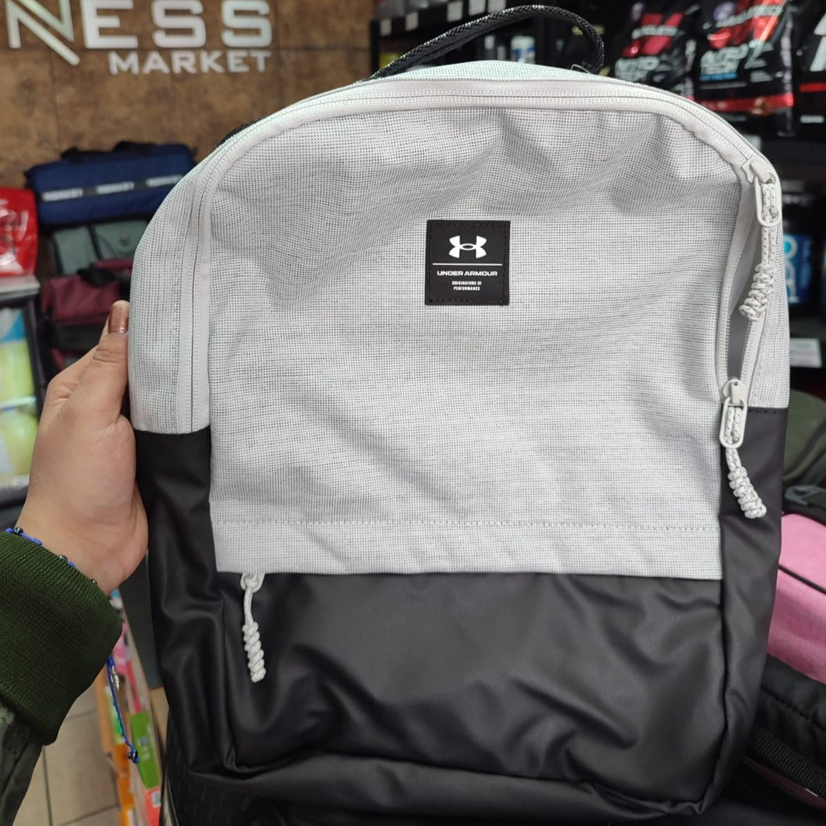 Mochila Under Armour pequeña