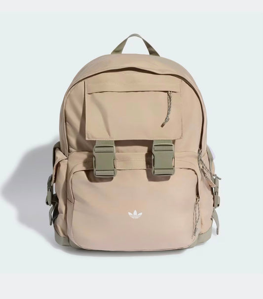 Mochila Adidas, Beige con clips centrales.