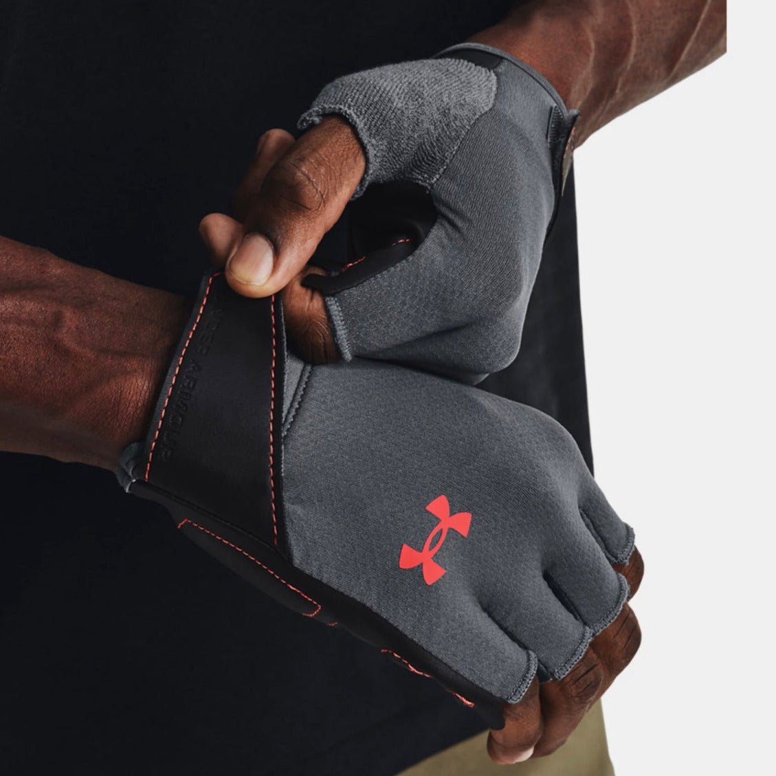 Guantes Under Armour Color gris